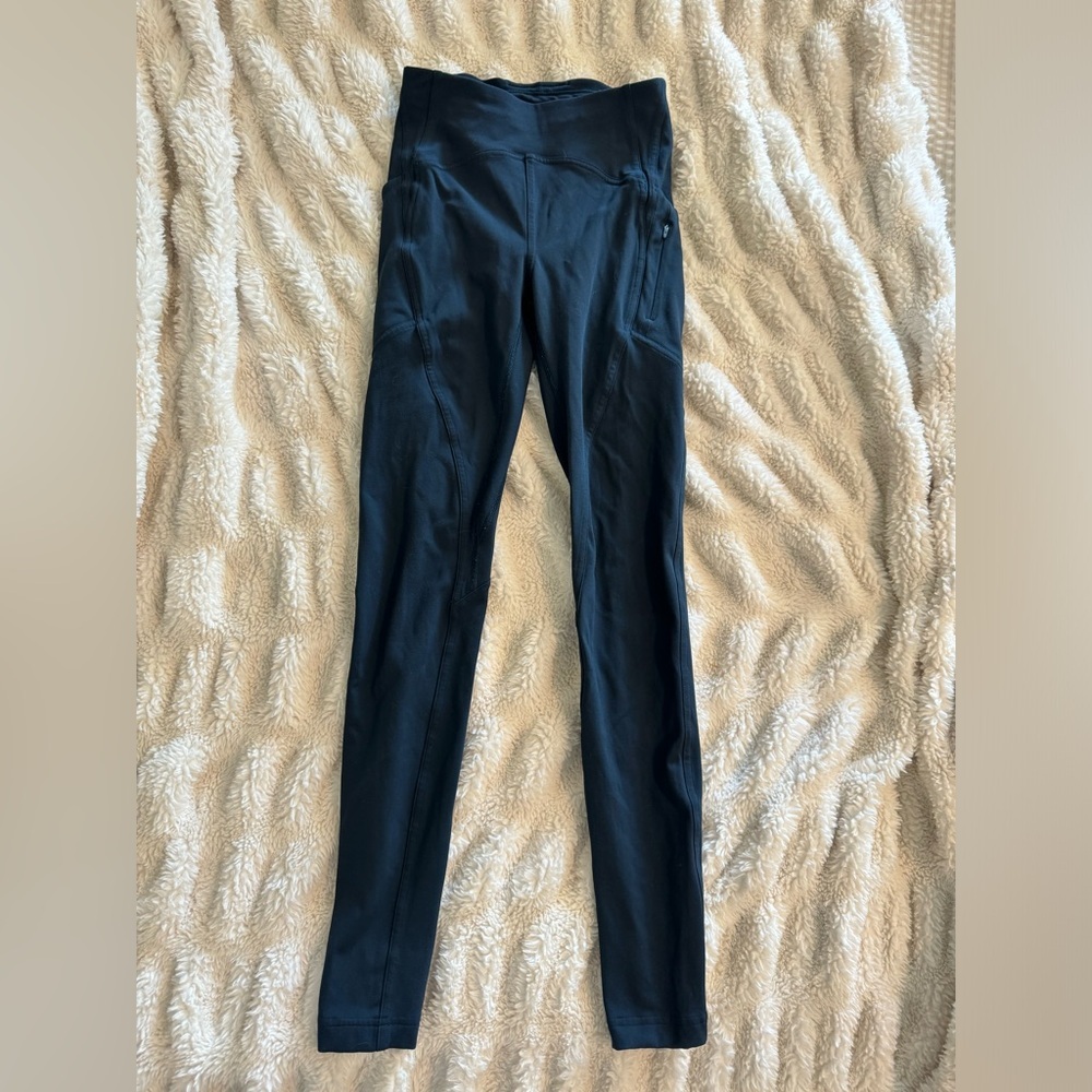 Lululemon dark blue leggings side zip pocket size 2